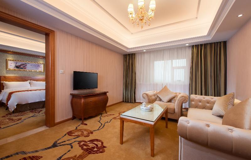 Vienna Hotel Guangzhou Airport Exterior foto