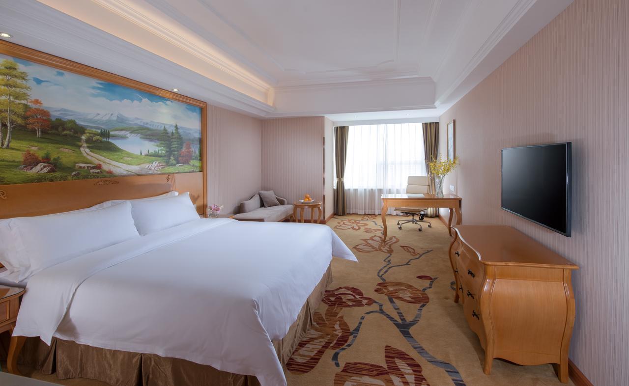 Vienna Hotel Guangzhou Airport Exterior foto